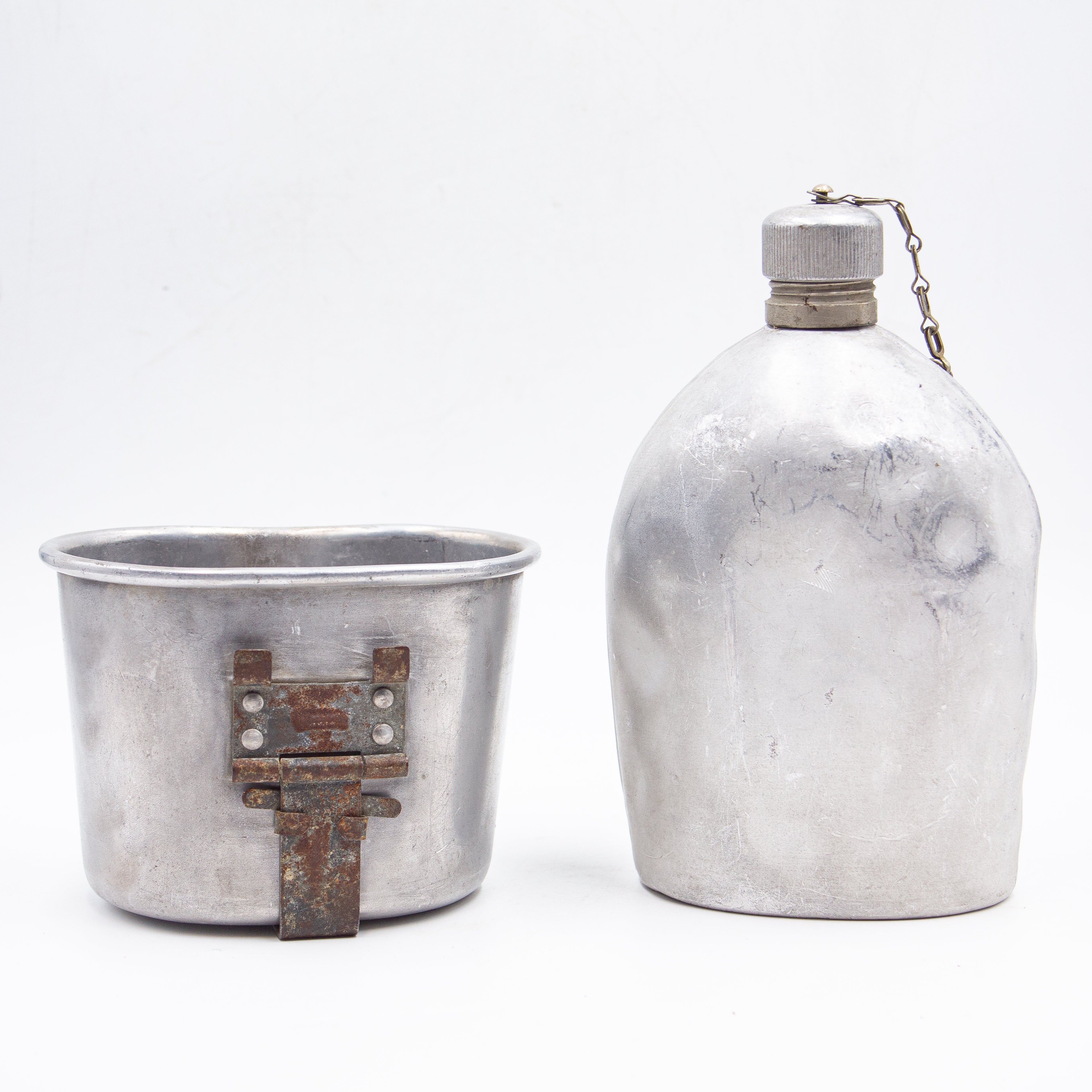 1918 / 1943 Dated WW1 / WW2 1 Qt. Canteen & Cup Set