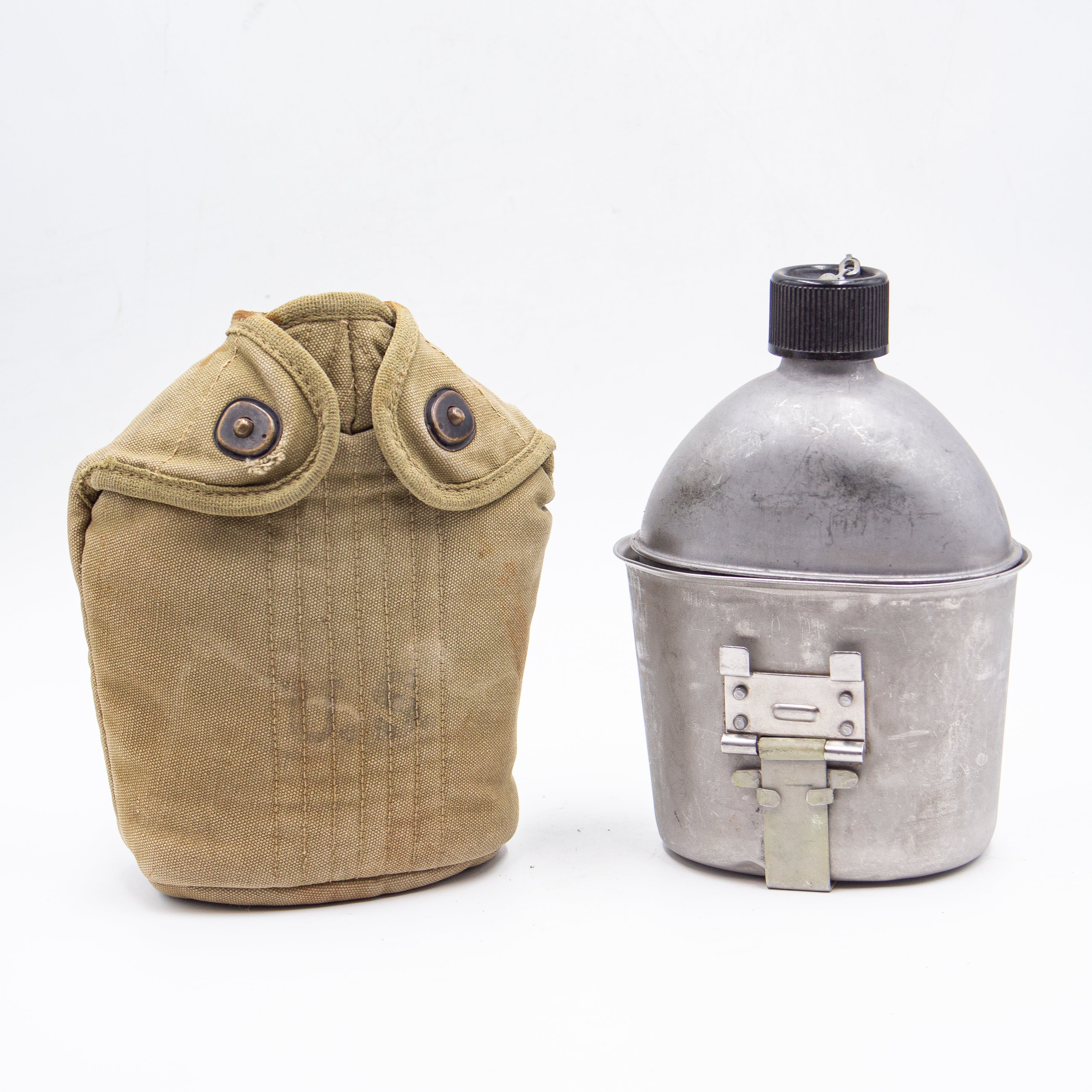 1944 - 1945 WW2 US Military 1 Qt Canteen Set