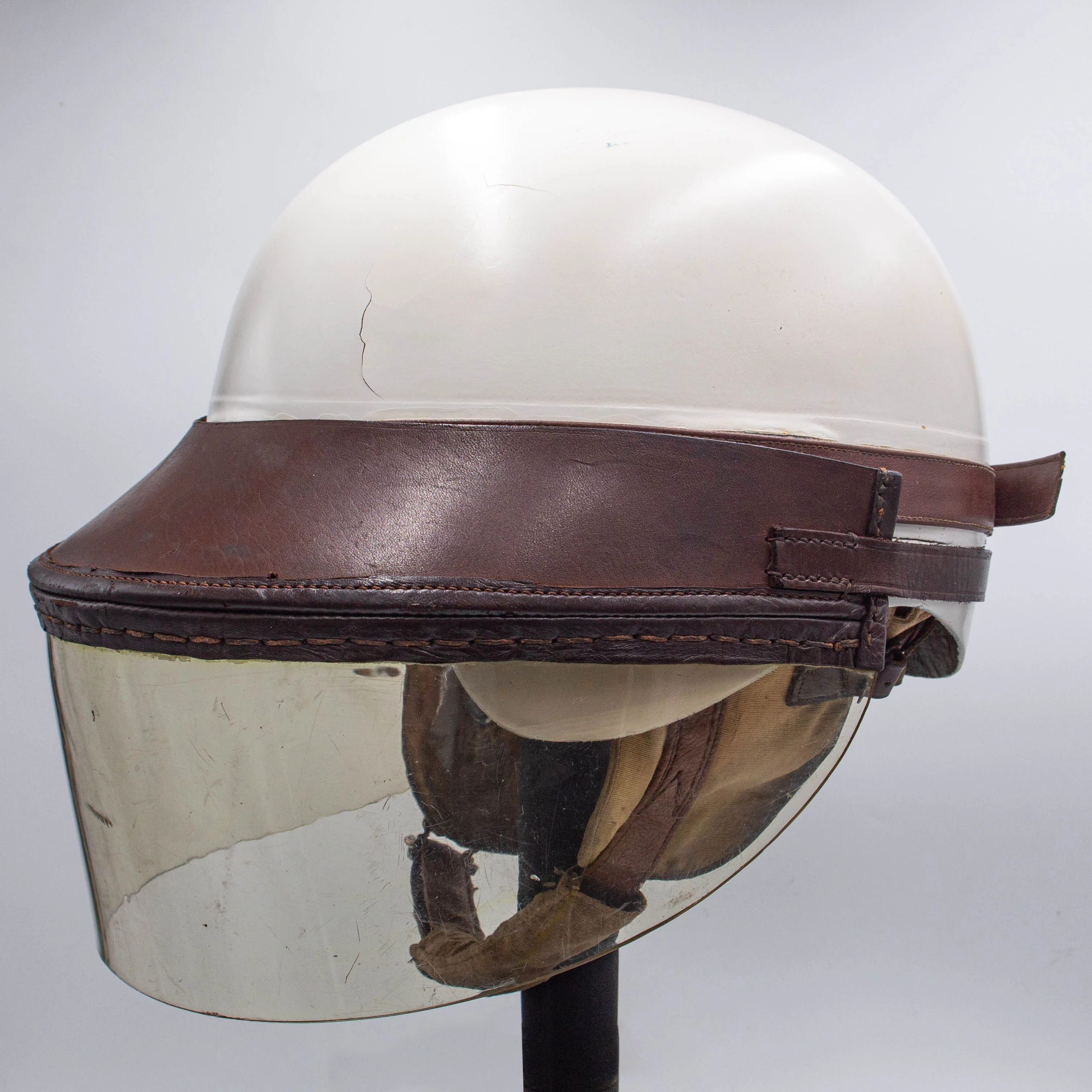 1950s Vintage Everoak Herbert Johnson F-1 Racing Helmet - Image 3