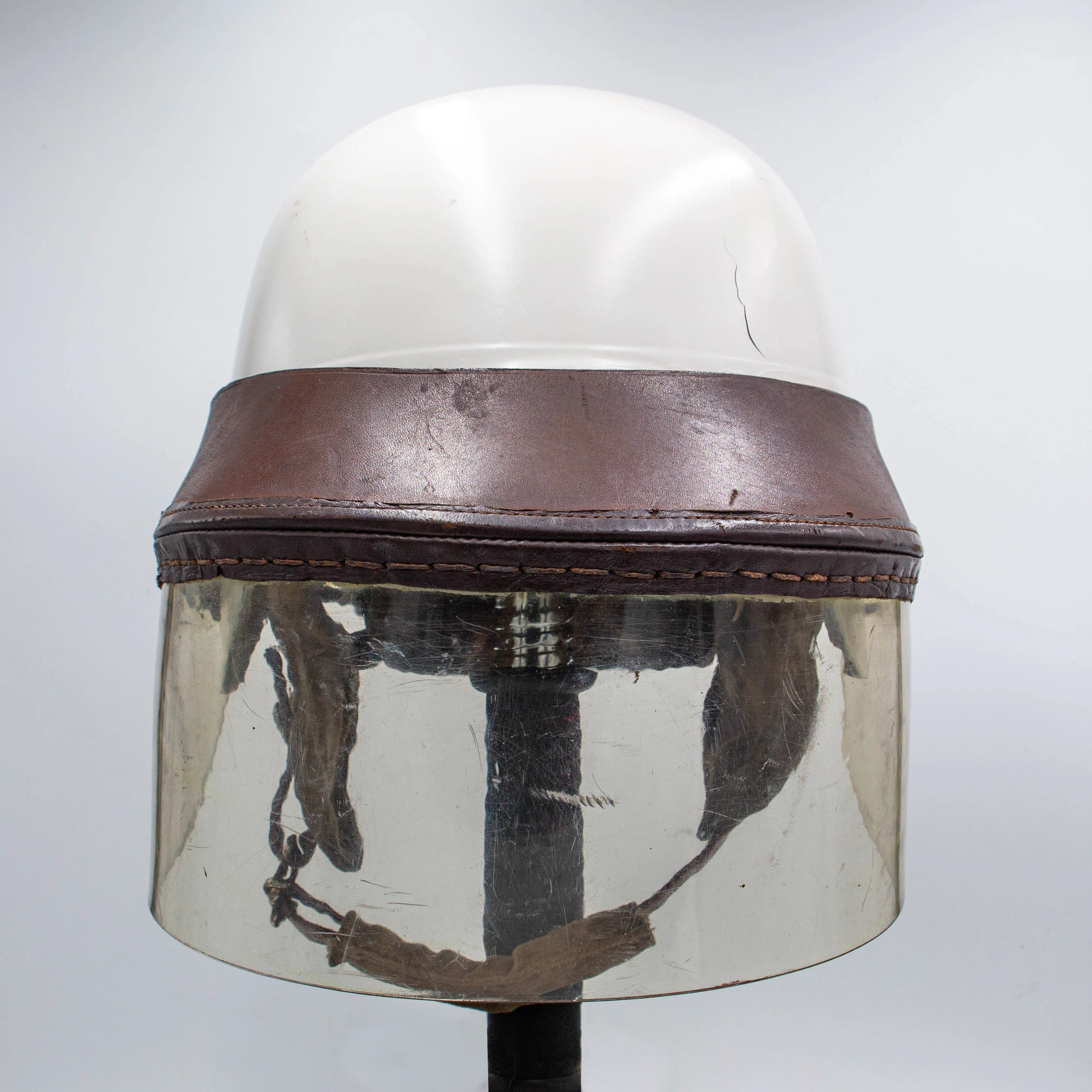 1950s Vintage Everoak Herbert Johnson F-1 Racing Helmet - Image 4