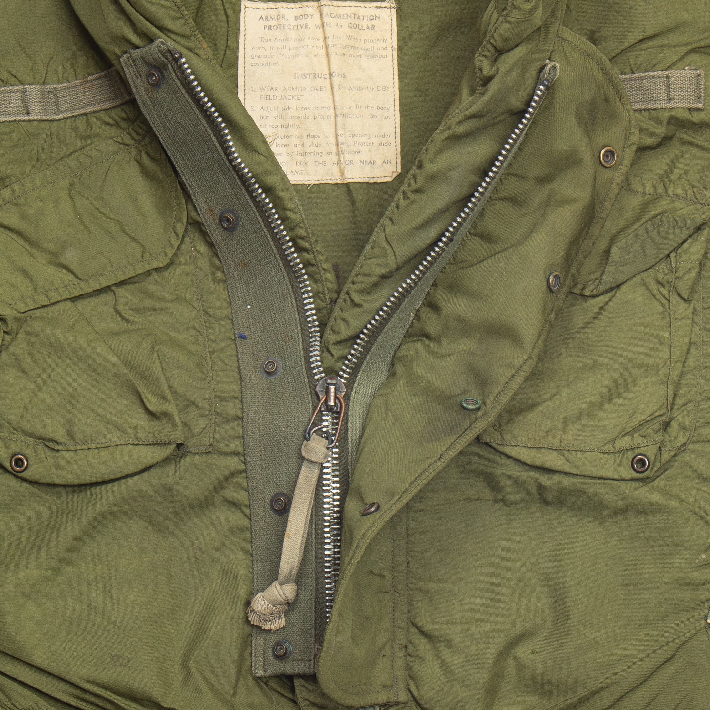 1968 Dated Vietnam War M69 3/4" Collar Fragmentation 'Flak' Vest - Medium - Image 3