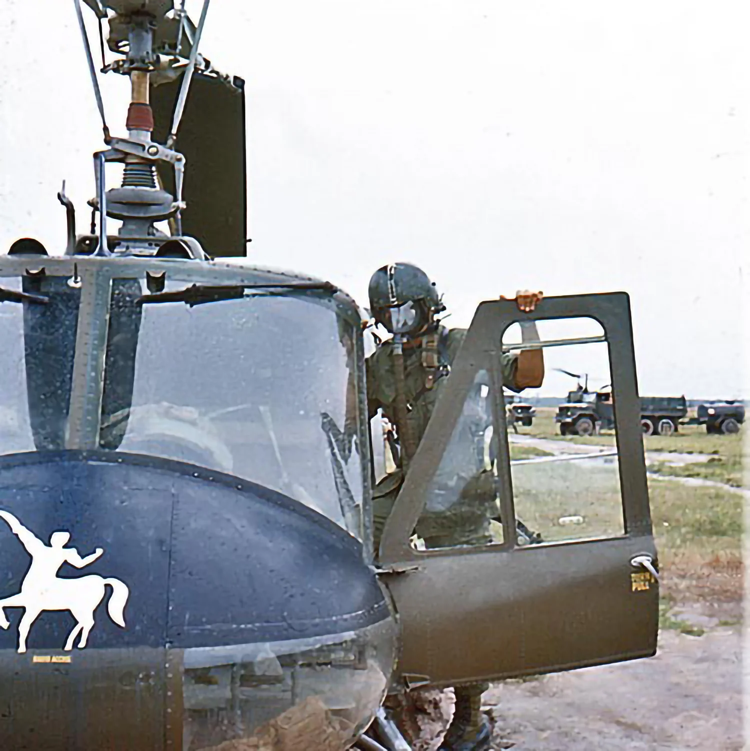 Rare 1969 Dated US Military Vietnam War M24 Aircraft Gas Mask, Bag & Accessories - Image 17
