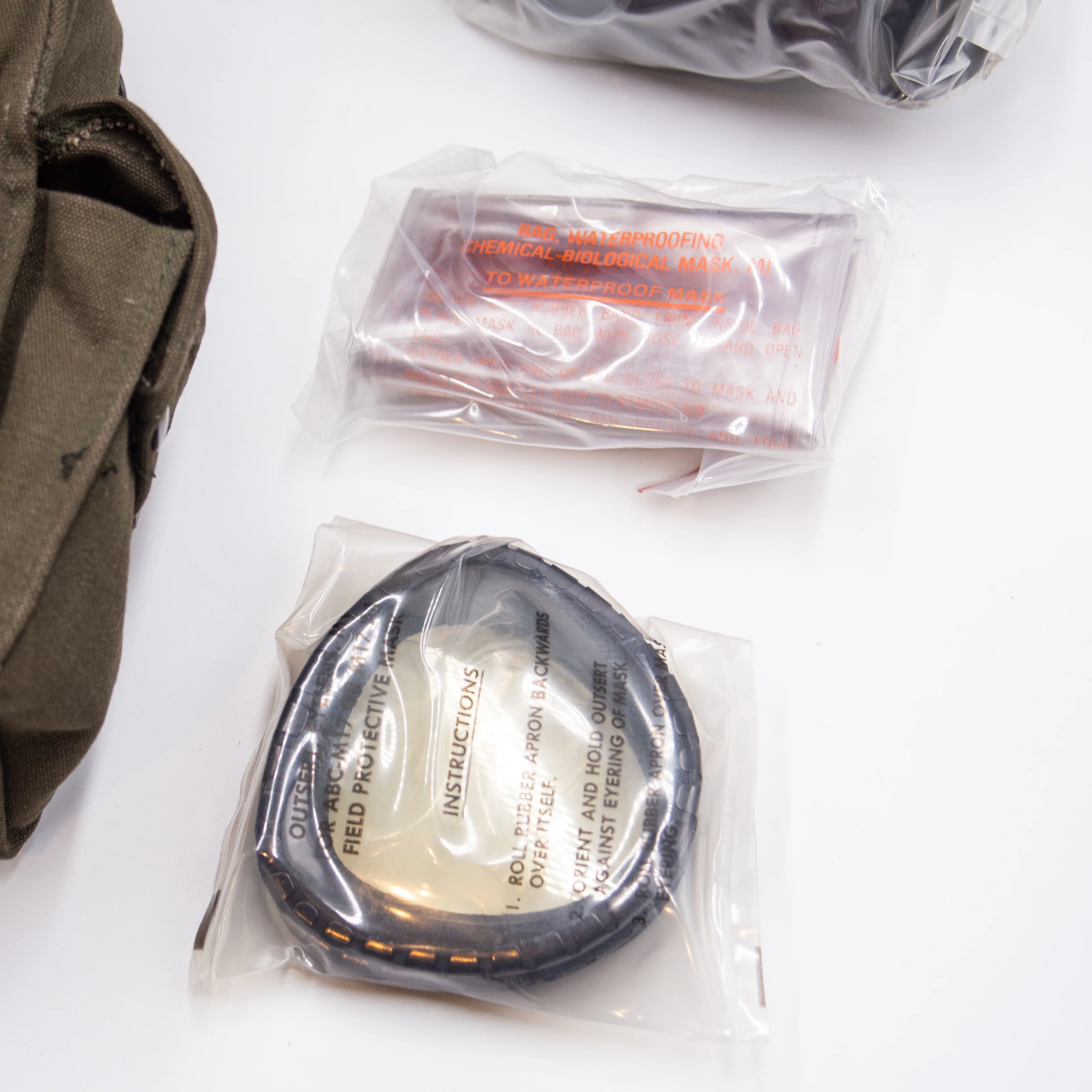NOS 1982 Dated US Military Vietnam War ABC M17 Gas Mask - Image 2